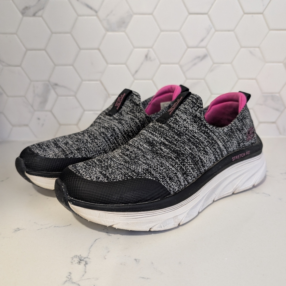 Sketchers D’Lux Relaxed Fit Slip-On Walker Sneaker 6